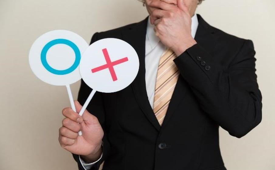 営業の評価は、成果と勤務態度のどちらを重視するべき?