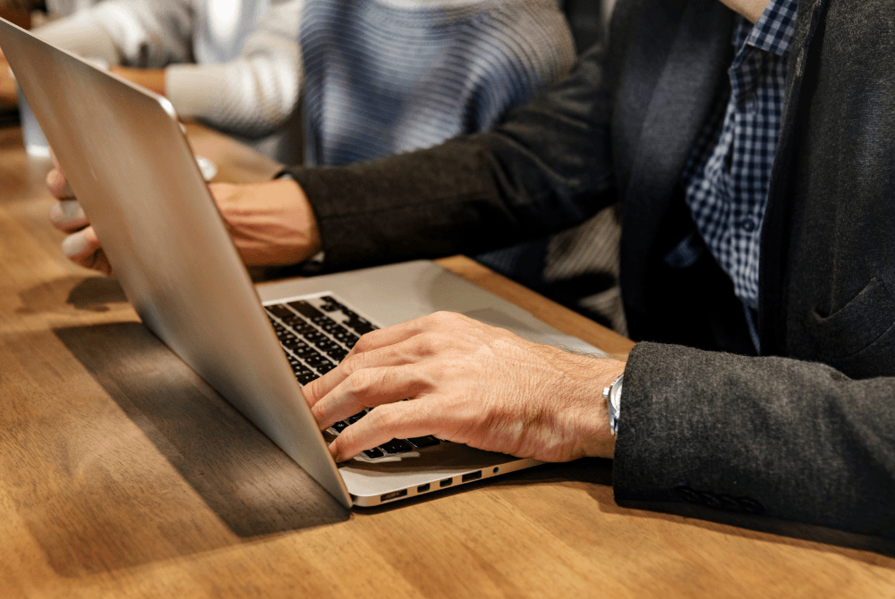 名刺管理ソフトの乗り換えポイントを解説!進め方や成功事例をご紹介